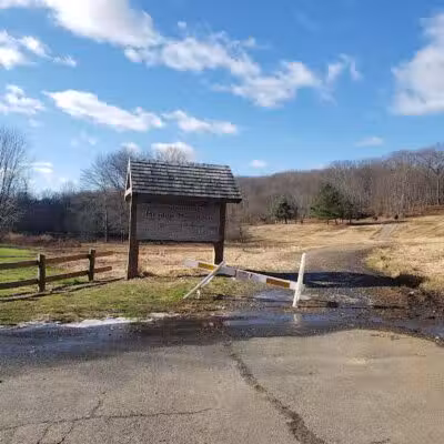 Twin Brooks Park - Parking Lot - Trumbull, CT