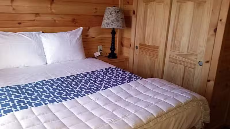 Fayetteville RV Resort & Cottages - Wade, NC