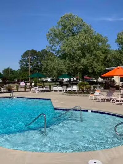 Fayetteville RV Resort & Cottages - Wade, NC