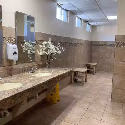 Fayetteville RV Resort & Cottages - Wade, NC