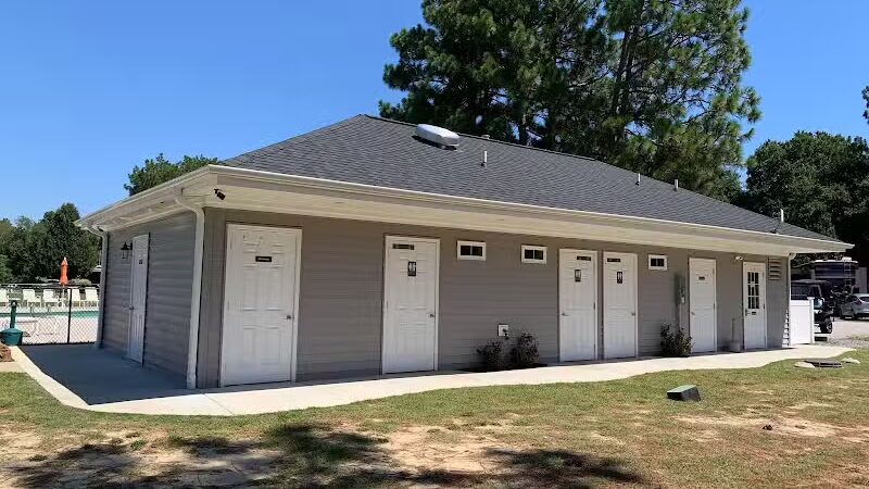 Fayetteville RV Resort & Cottages - Wade, NC
