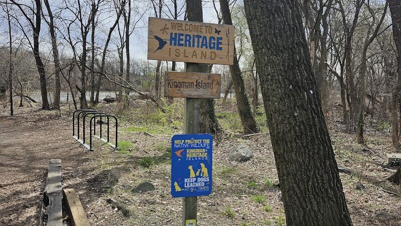 Kingman Island Trail - Washington,
