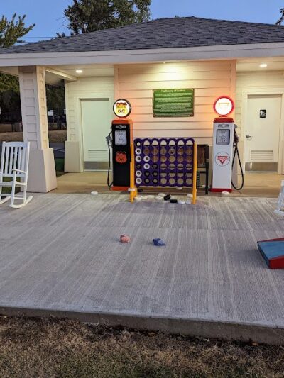 Bulldogs & friends - Weatherford, OK