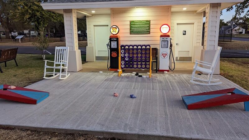 Bulldogs & friends - Weatherford, OK