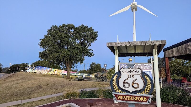 Bulldogs & friends - Weatherford, OK