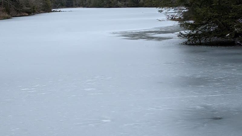 Bear Hole Reservoir Parking - West Springfield, MA