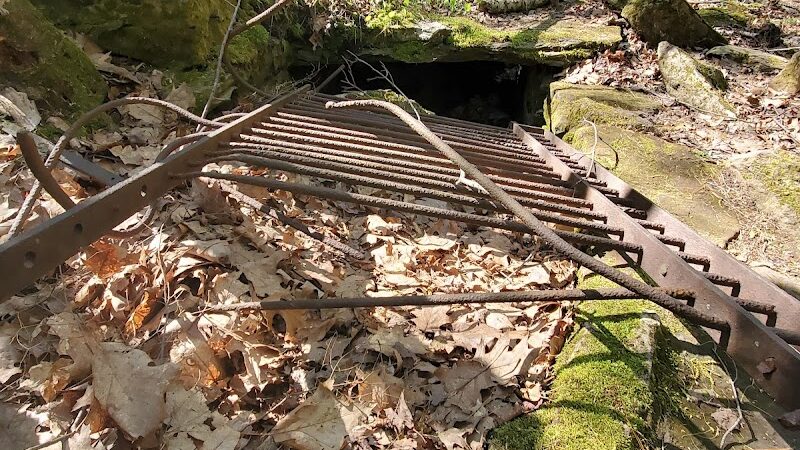 Bear Hole Reservoir Parking - West Springfield, MA