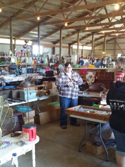 What Cheer Flea Market - What Cheer, IA