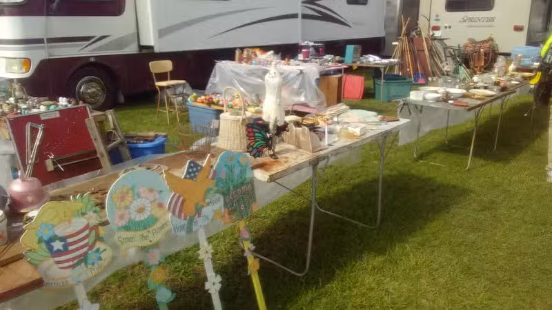 What Cheer Flea Market - What Cheer, IA