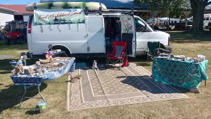 What Cheer Flea Market - What Cheer, IA