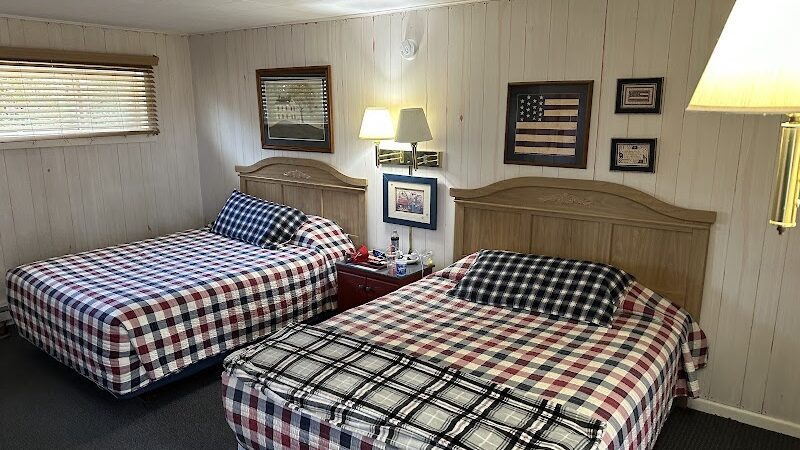 Oak Park Inn - Whitehall, WI