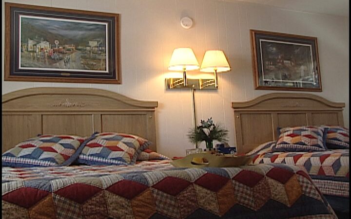 Oak Park Inn - Whitehall, WI