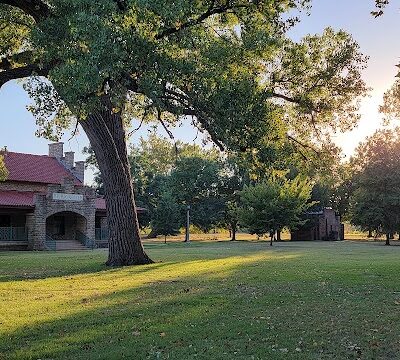 Park Villa - North Riverside park - Wichita, KS