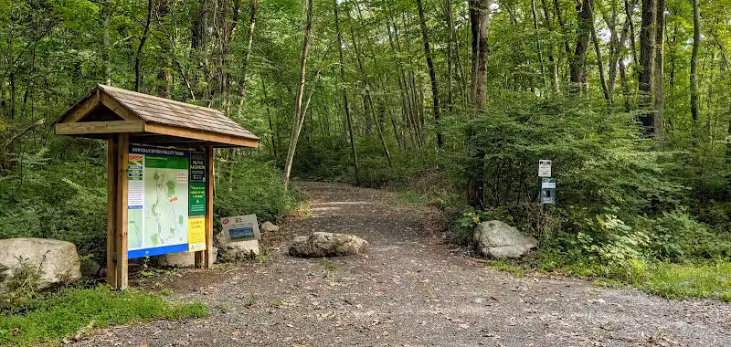 Norwalk River Valley Trail - North Parking - Wilton, CT
