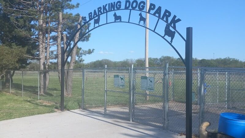 Bailey's Barking Dog Park - Winfield, KS