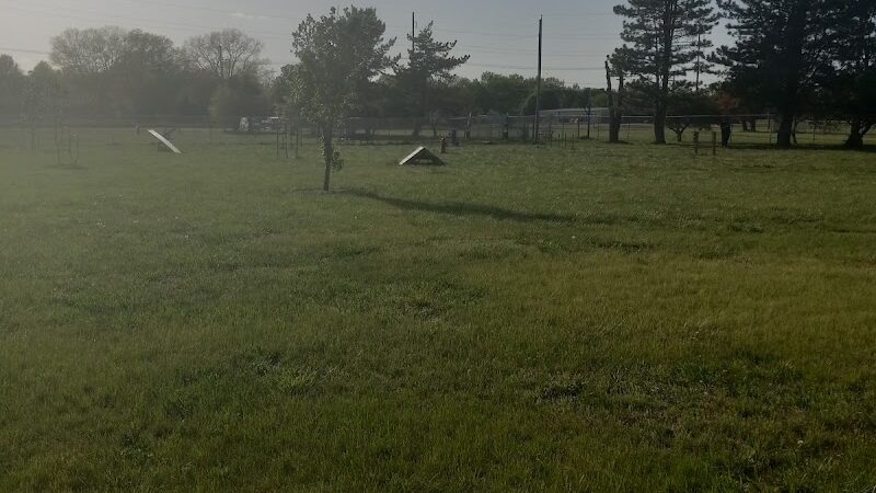 Bailey's Barking Dog Park - Winfield, KS