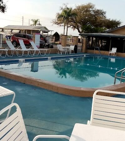 Palm View Gardens RV Resort - Zephyrhills, FL