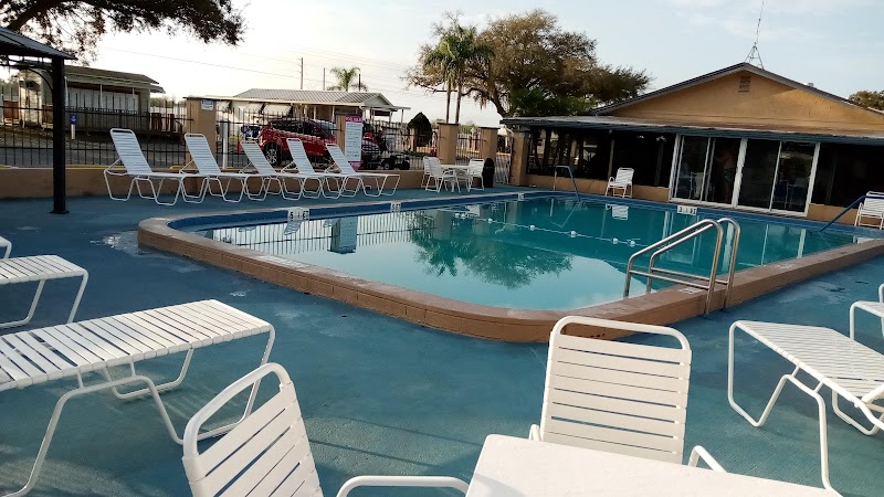 Palm View Gardens RV Resort - Zephyrhills, FL