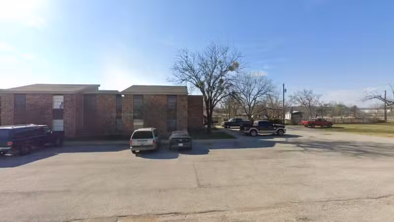 Albany Park Apartments - Albany, TX