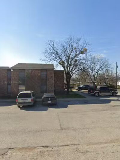 Albany Park Apartments - Albany, TX