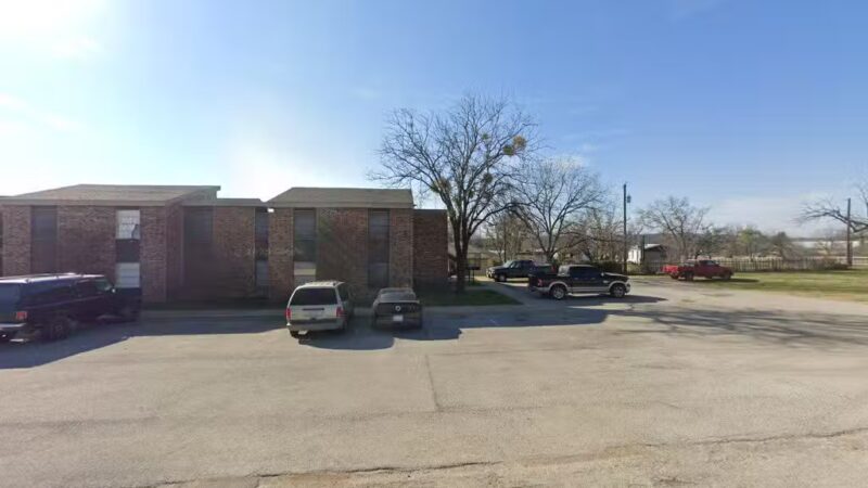 Albany Park Apartments - Albany, TX