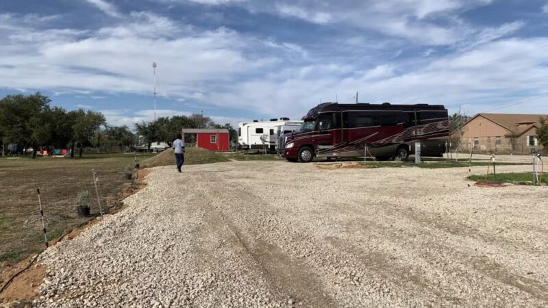 Friends in RV Spaces - Azle, TX