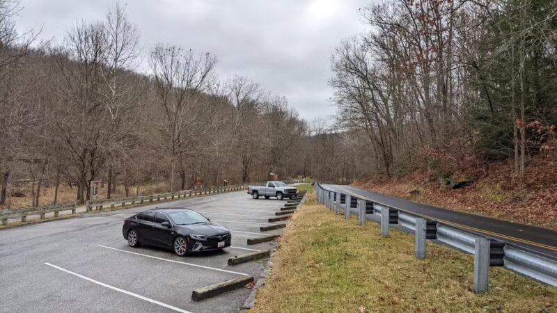 Bentley Rd Parking for NCR trail - Bentley Springs, MD