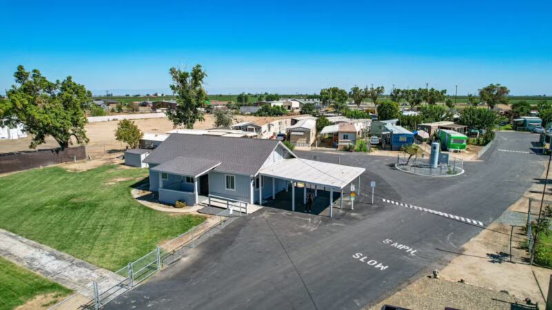 El Nido Mobile Home Park - El Nido, CA