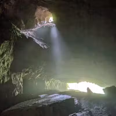 Trailhead to Skylight Cave - Ewing, VA