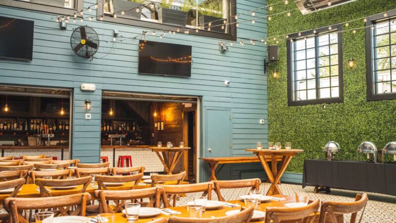 Croxley's Farmingdale - Farmingdale, NY