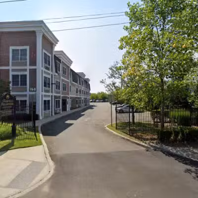 Fairfield Fieldstone At Farmingdale - Farmingdale, NY