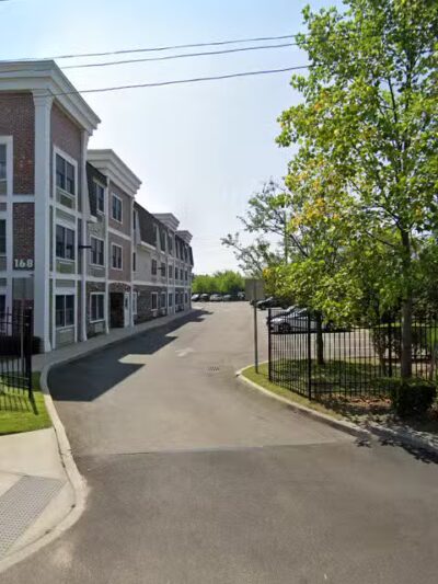 Fairfield Fieldstone At Farmingdale - Farmingdale, NY