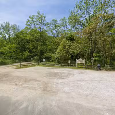 Makamah Nature Preserve Parking - Fort Salonga, NY