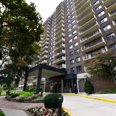 The Pierre Apartments - Hackensack, NJ