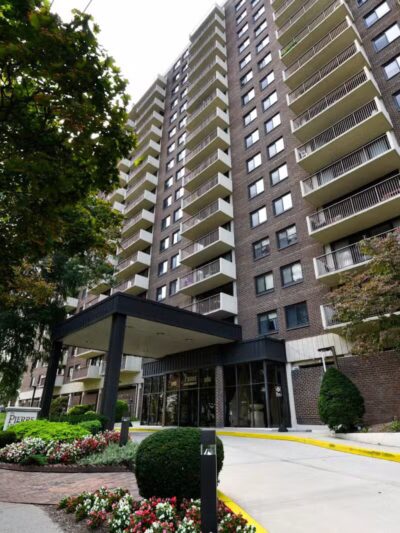 The Pierre Apartments - Hackensack, NJ