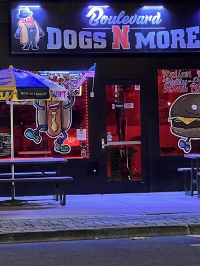 Boulevard Dogs-n-More - Hasbrouck Heights, NJ