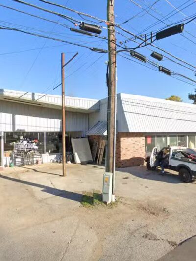 Lucky Dog Liquidation - Hohenwald, TN