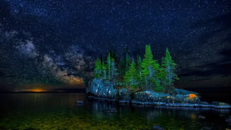 Horseshoe Bay Hiking Trailhead - Hovland, MN