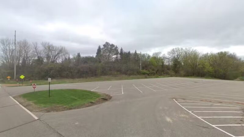 Luce Line Trail Parking - Maple Plain, MN