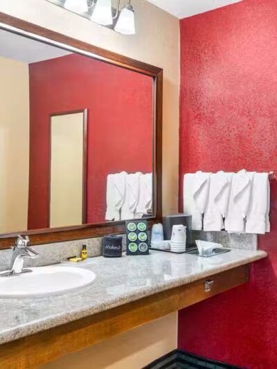 Best Western Plus Yosemite Way Station Motel - Mariposa, CA