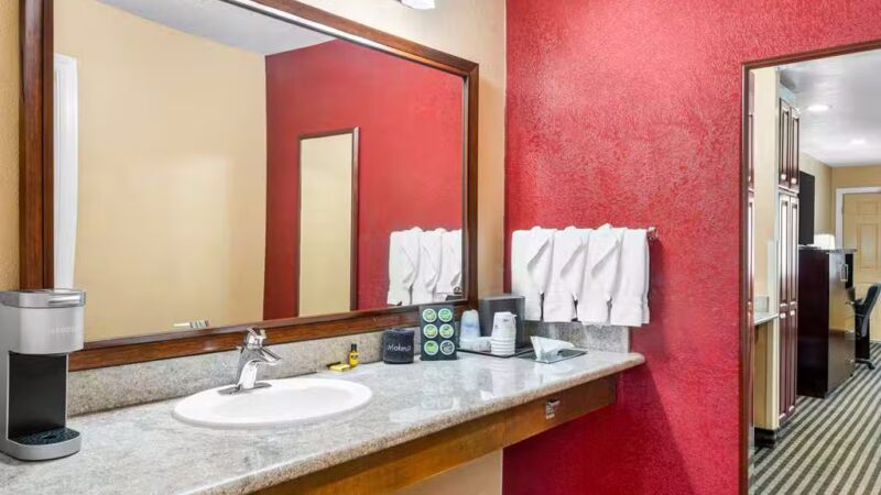 Best Western Plus Yosemite Way Station Motel - Mariposa, CA