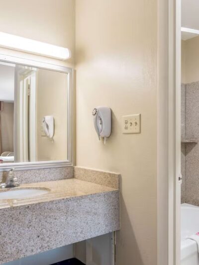 Econo Lodge Pocomoke City Hwy 13 - Pocomoke City, MD