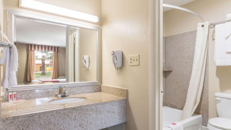 Econo Lodge Pocomoke City Hwy 13 - Pocomoke City, MD