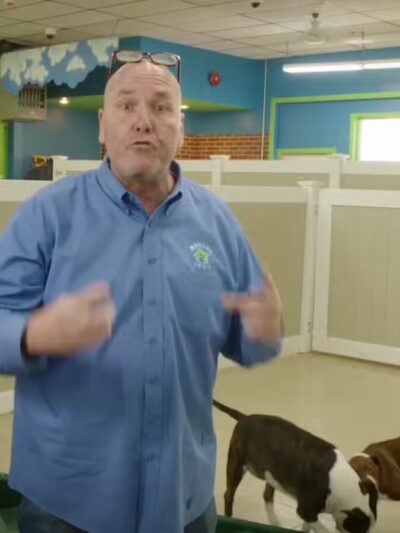 Hounds Town Ronkonkoma - Ronkonkoma, NY