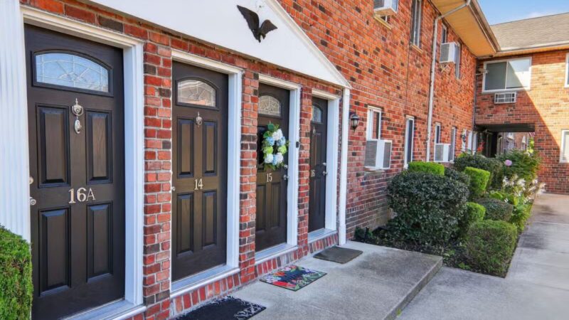 Seaford Gardens - Seaford, NY