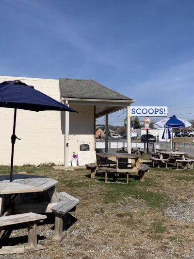 Scoops Ice Cream - Altavista, VA