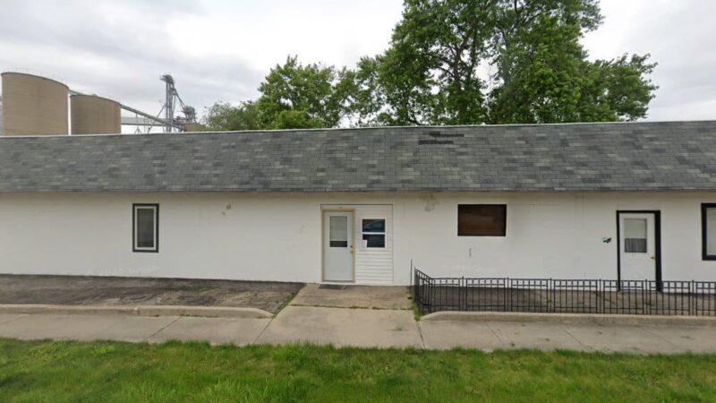 Off The Leash - Arcola, IL