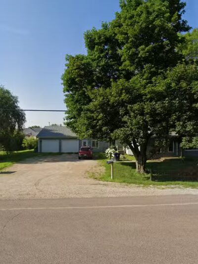 Dogs Inn - Armstrong, IA