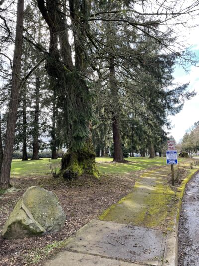 Dog Park w/Tables - Aurora, OR