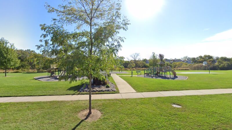 Rolling Hills Park - Carpentersville, IL